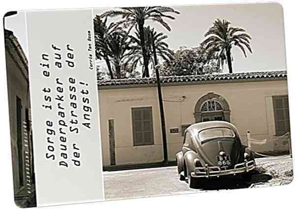Christliche Postkarte: Straßenszene mit VW Käfer