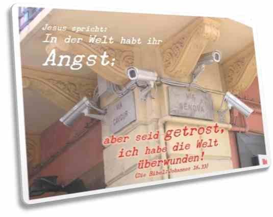 Christliche Postkarte: Hausecke mit Überwachungskameras